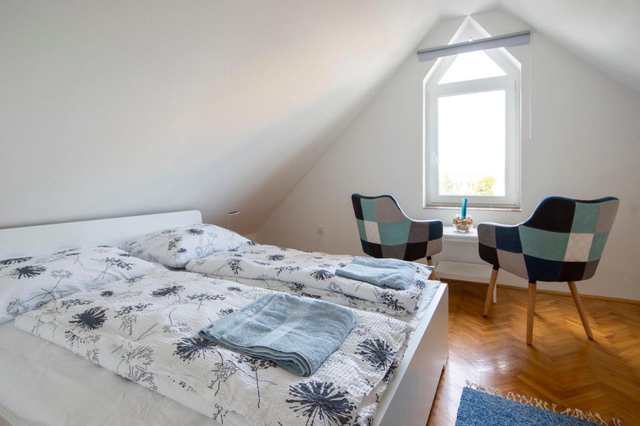 Darvin Apartman Eger Apartamento Exterior foto