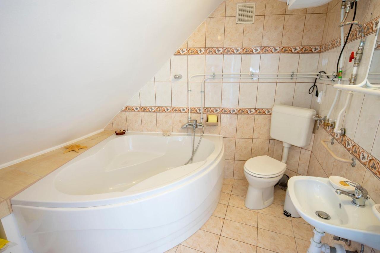 Darvin Apartman Eger Apartamento Exterior foto